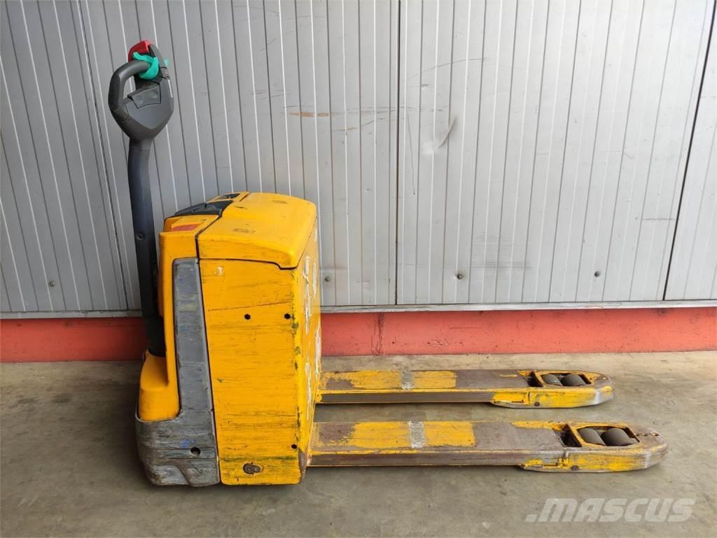 Jungheinrich EJE 116 Nisko podizni električni viljuškar