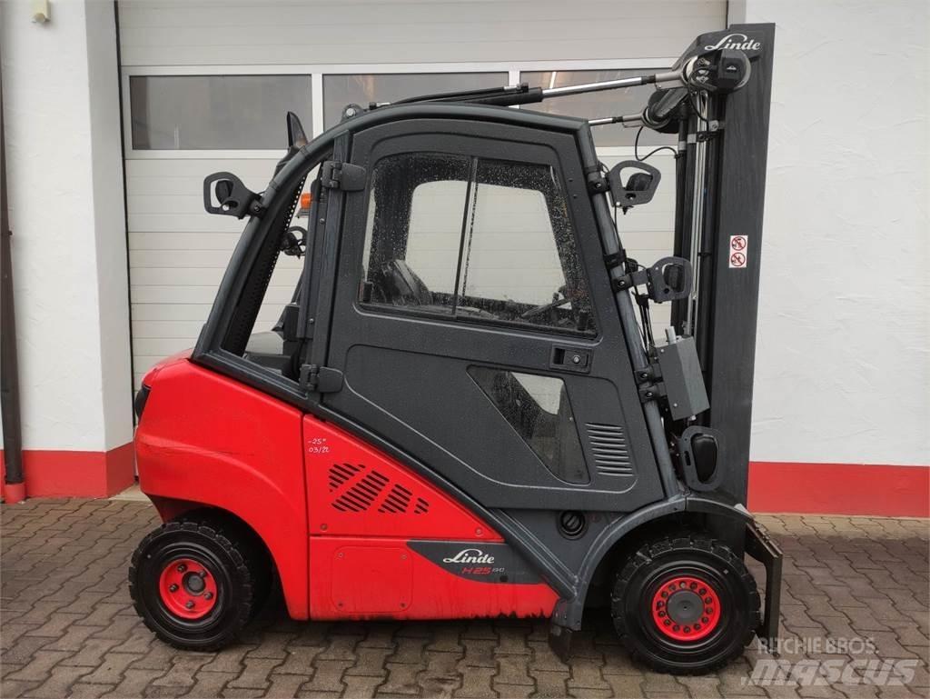 Linde H25D-02-392 EVO Dizelski viljuškari