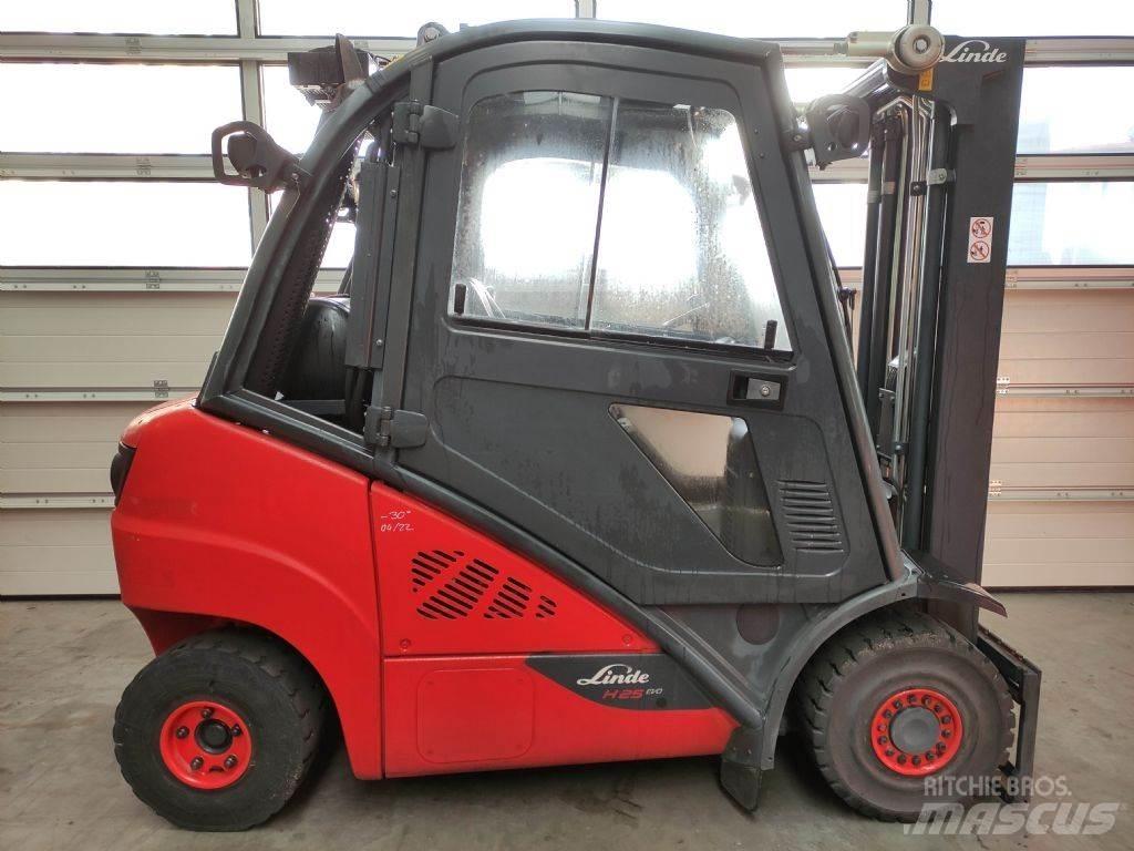 Linde H25T-02-392 EVO Plinski viljuškari