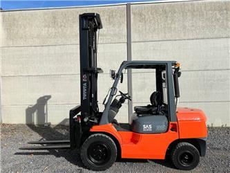 Toyota 02-7FDJF35