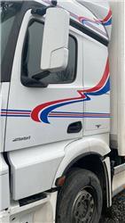 Mercedes-Benz Actros 2551