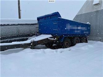 Maur trailer