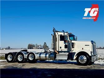 Kenworth W900