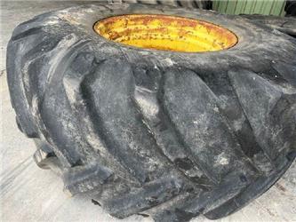 Goodyear 800/65R32