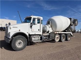 Kenworth W900