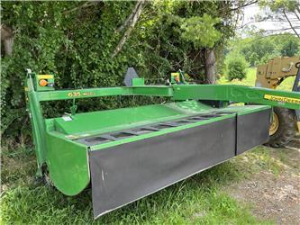 John Deere 635