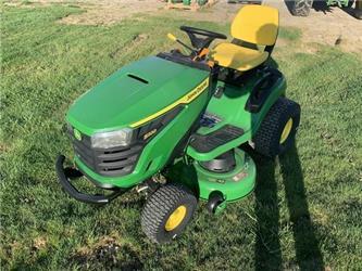 John Deere S220
