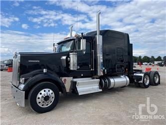 Kenworth W900
