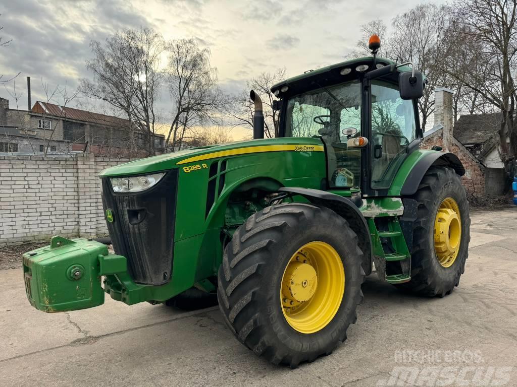 John Deere 8285 R Traktori