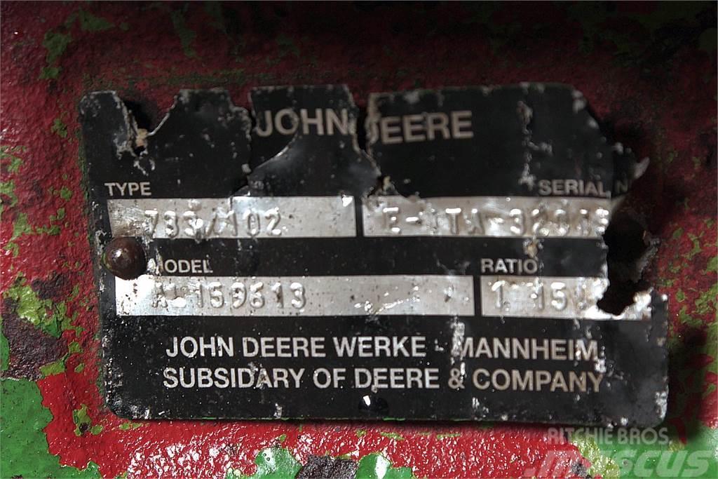John Deere 6420 Disassembled front axle Menjač
