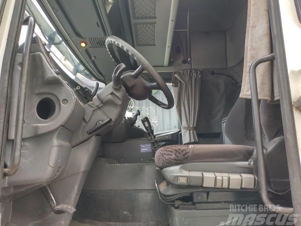 Scania R114 6x2 umpikori, työkoneeksi rekisteröity Sanduk kamioni