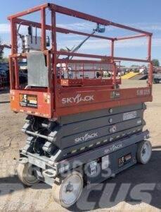 SkyJack SJIII3226 Scissor Lift Makazaste platforme