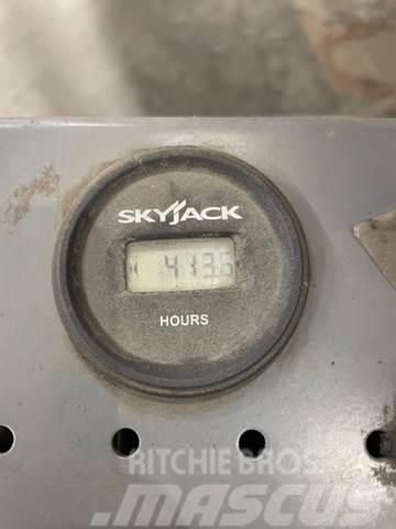 SkyJack SJ3226 Electric Scissor Lift Makazaste platforme