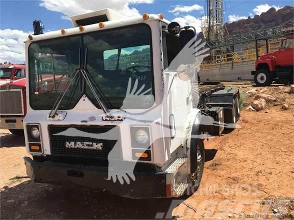 Mack MR6855 Kamioni za otpad