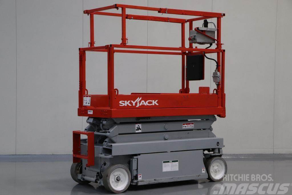 SkyJack SJIII-3215 Makazaste platforme