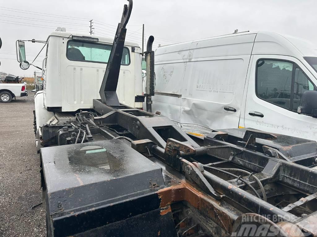 International Roll-Off Truck Kamioni za podizanje kablova