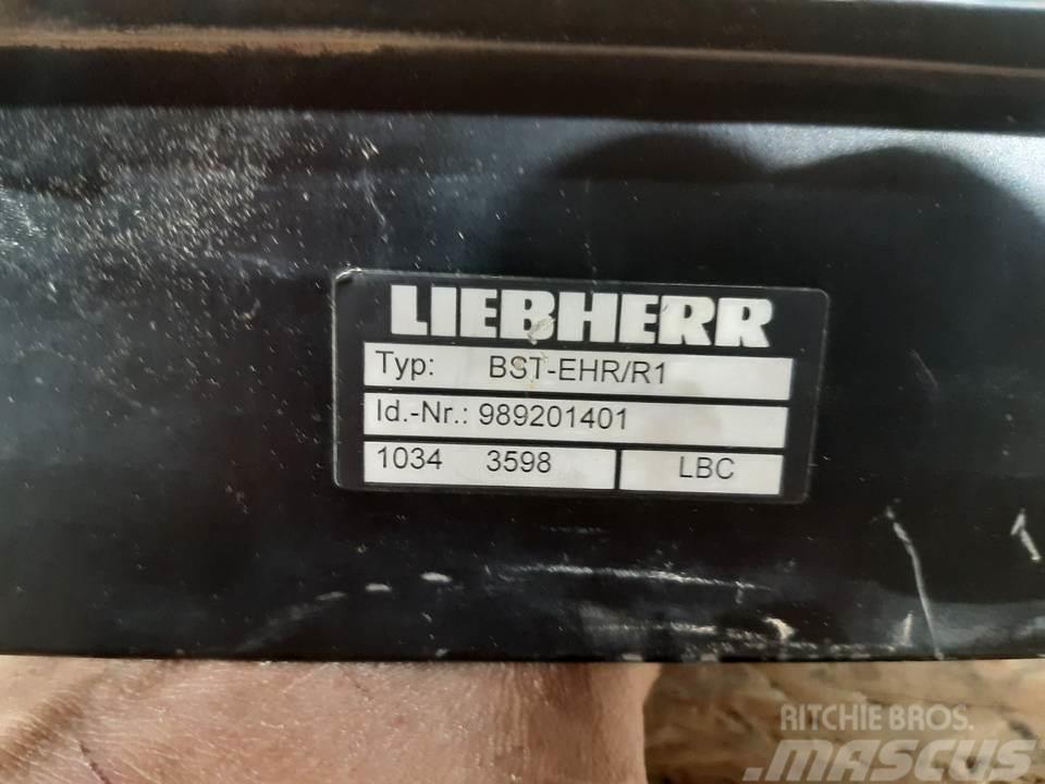 Liebherr R904 Kabine i unutrašnjost