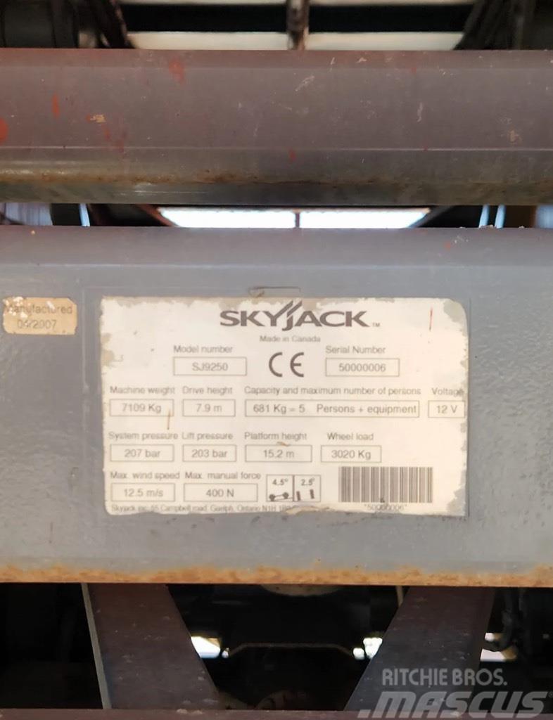 SkyJack SJ 9250 RT Makazaste platforme