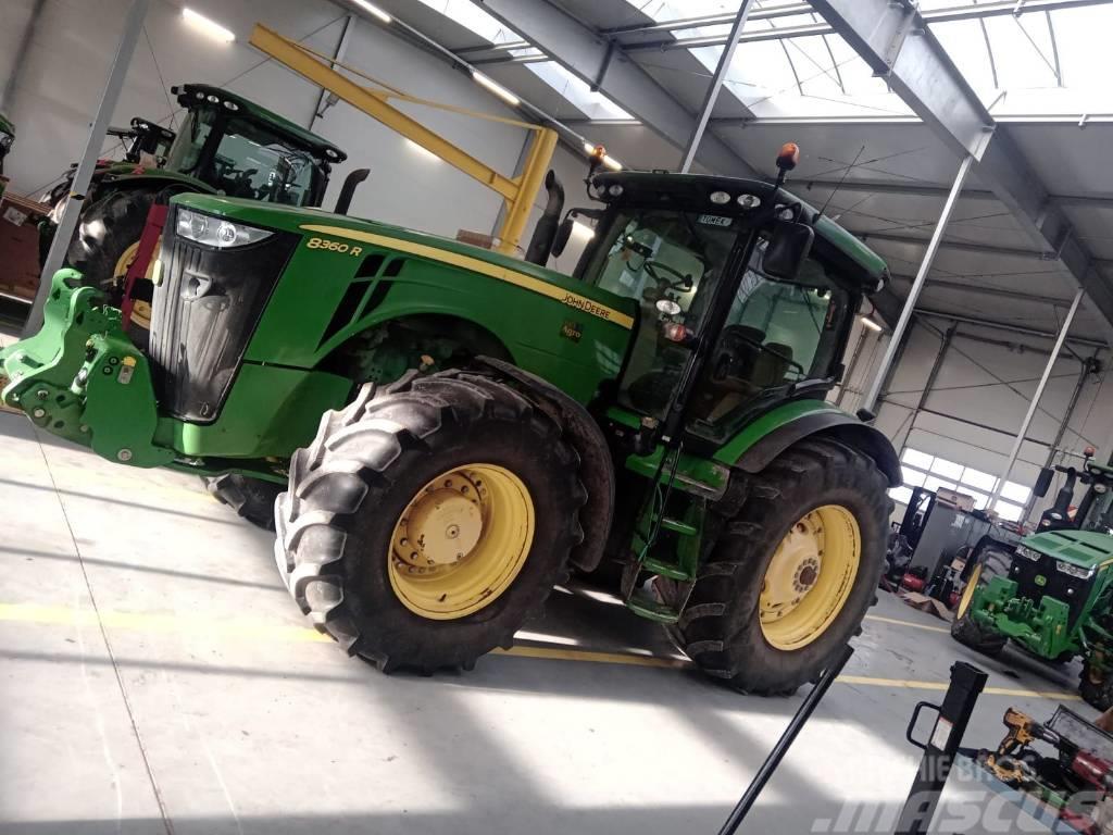 John Deere 8360 R Traktori