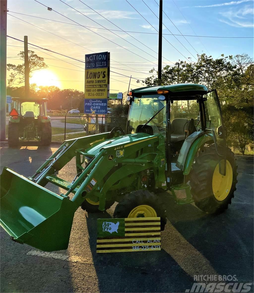John Deere 4044R Traktori