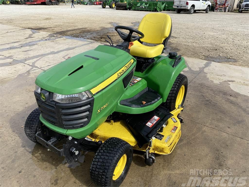 John Deere X730 Manji traktori