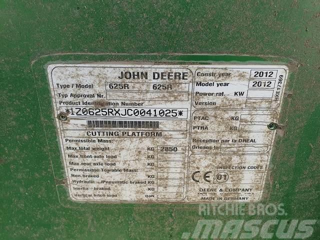 John Deere 625R Combine harvester heads