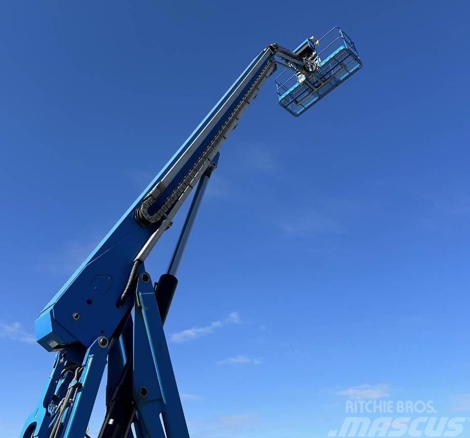Genie S85XC Vertical mast lifts