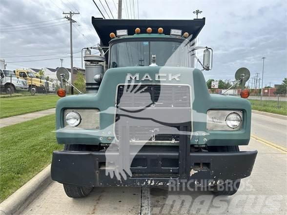 Mack R690ST Kiperi kamioni