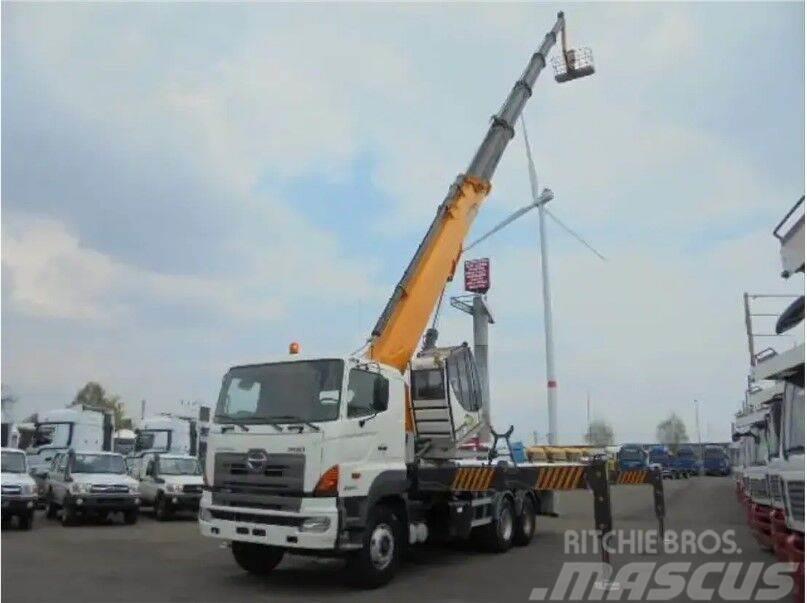 Hino 700 3441 6X4	Emelőkosaras 22,8m Truck & Van mounted aerial platforms