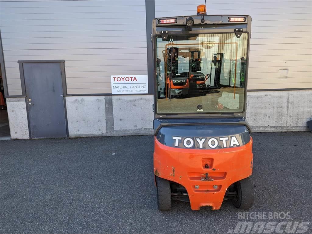 Toyota 8FBMT30 Električni viljuškari