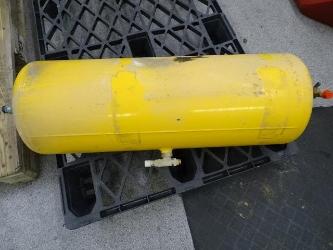 Volvo A25D Bromsar tryckluftstank