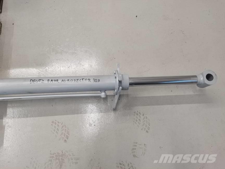 Deutz-Fahr 35.7 Agrovector mast extension piston} Boom i dipper strele