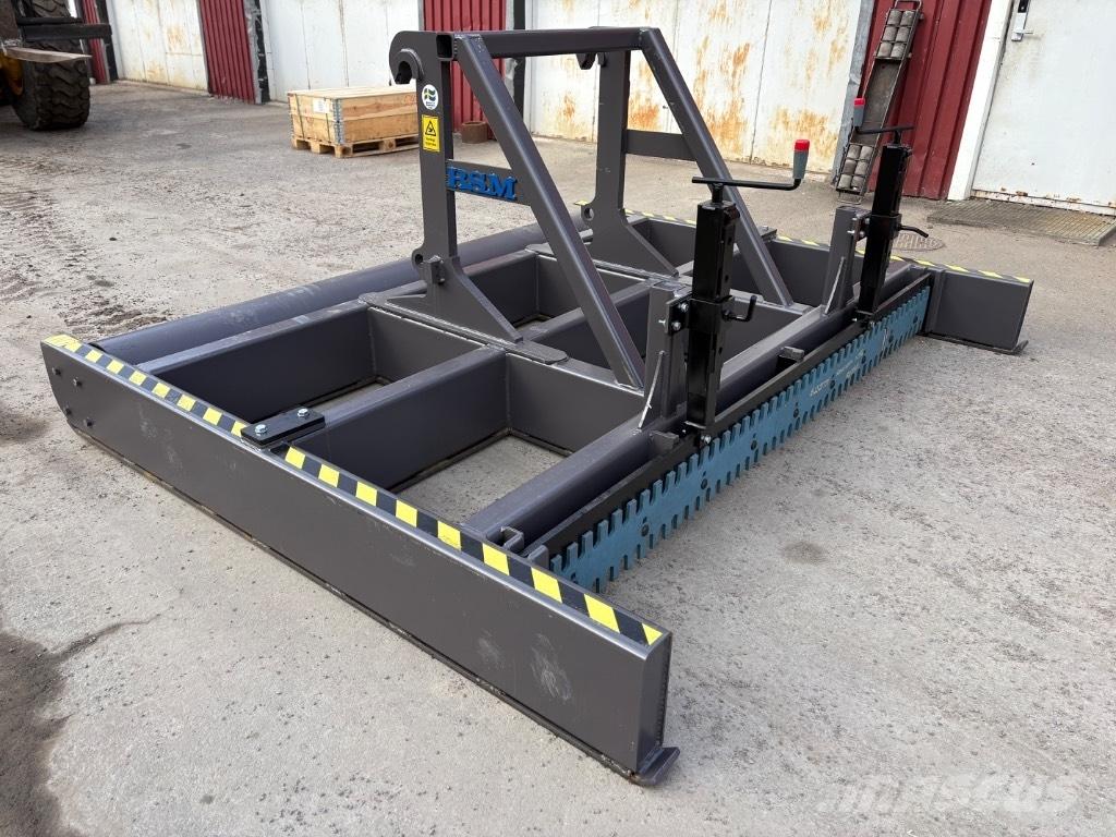 BSM Avjämningsbalk med rulle & skrapa 3m Utovarivači na točkove