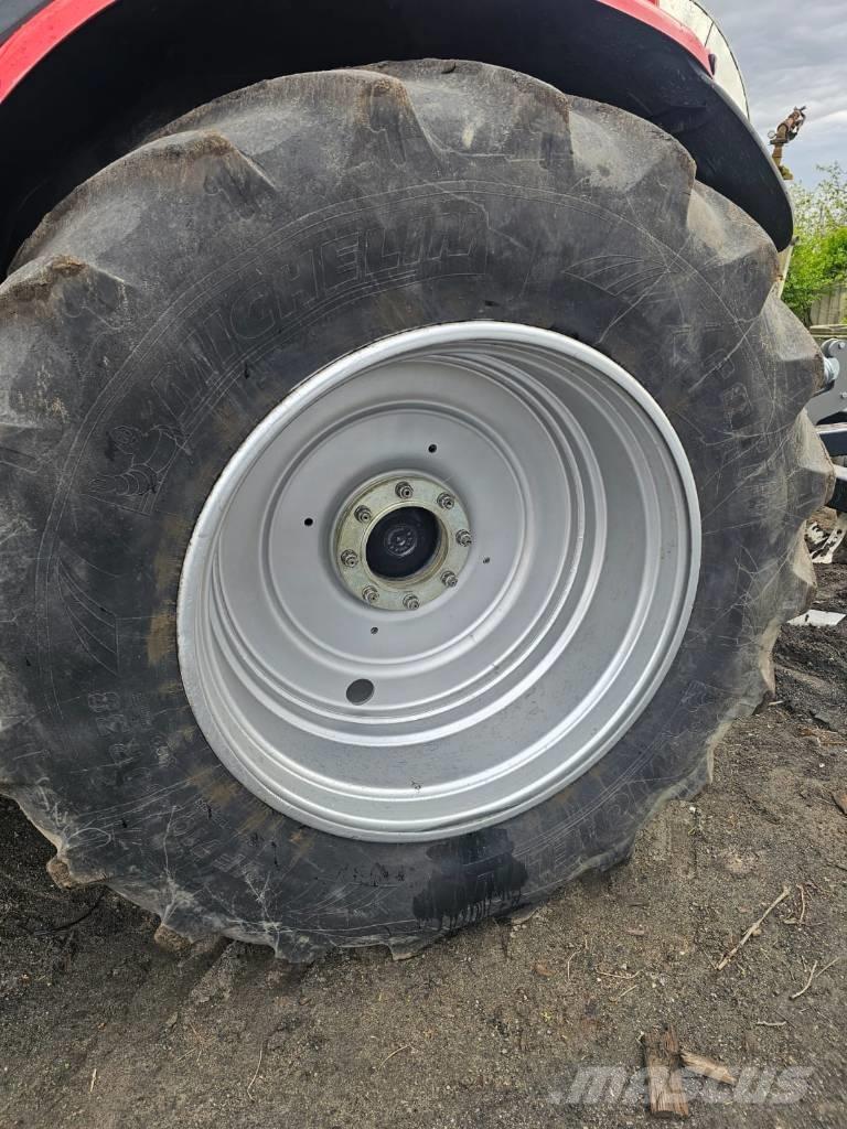Massey Ferguson A set of wide wheels, series 6400 7400 Gume, točkovi i felne