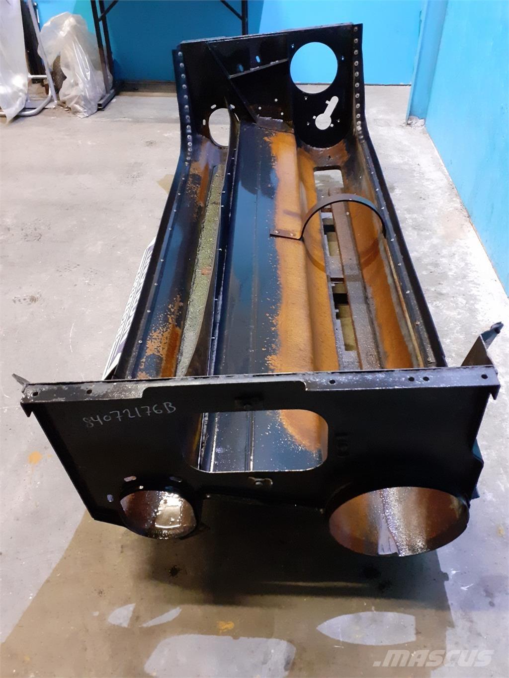 New Holland CR9080 Posipači soli i peska