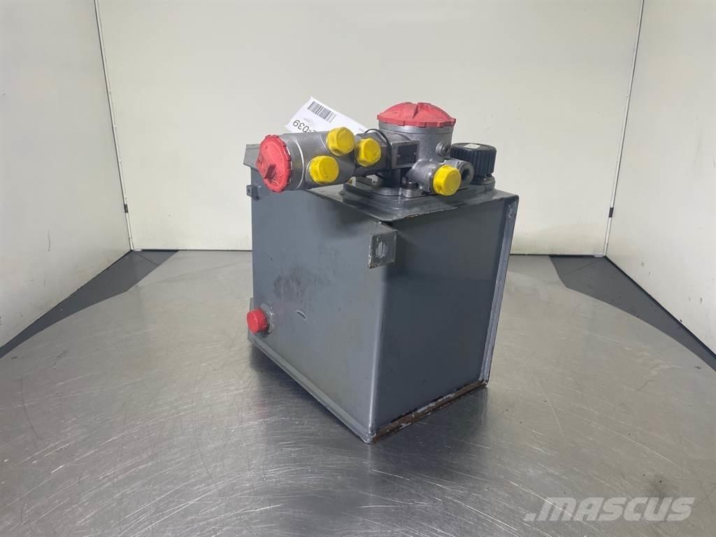 Schaeff SKL834-6452013001-Tank/Behälter/Reservoir Hidraulika