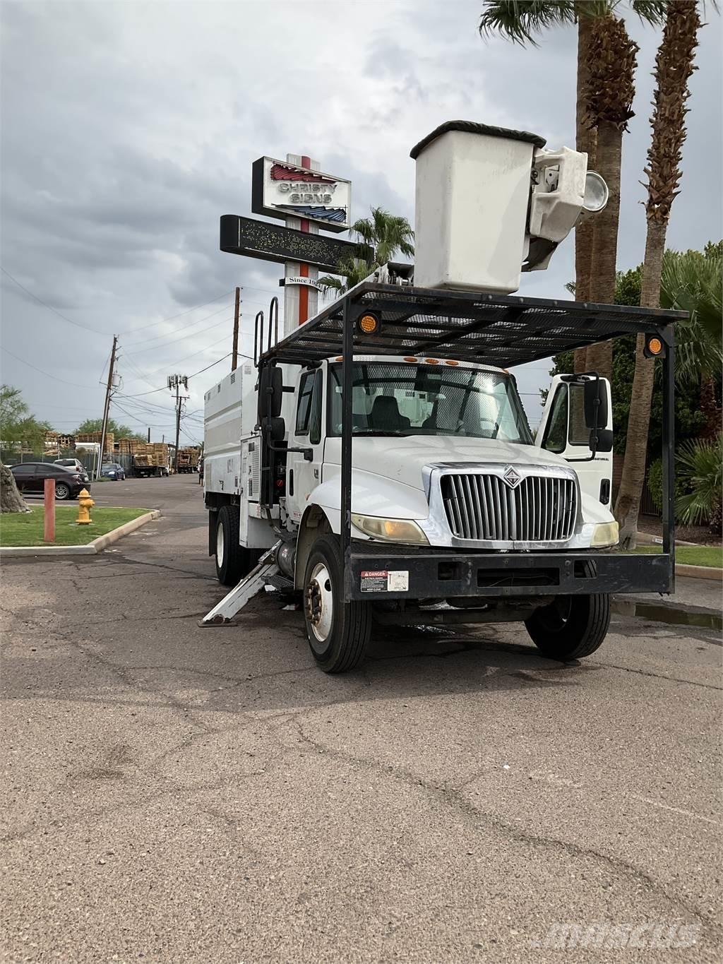 International 4300 DT466 Auto korpe