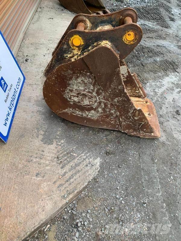 Strickland 13ton 24” foundation bucket Kašike / Korpe