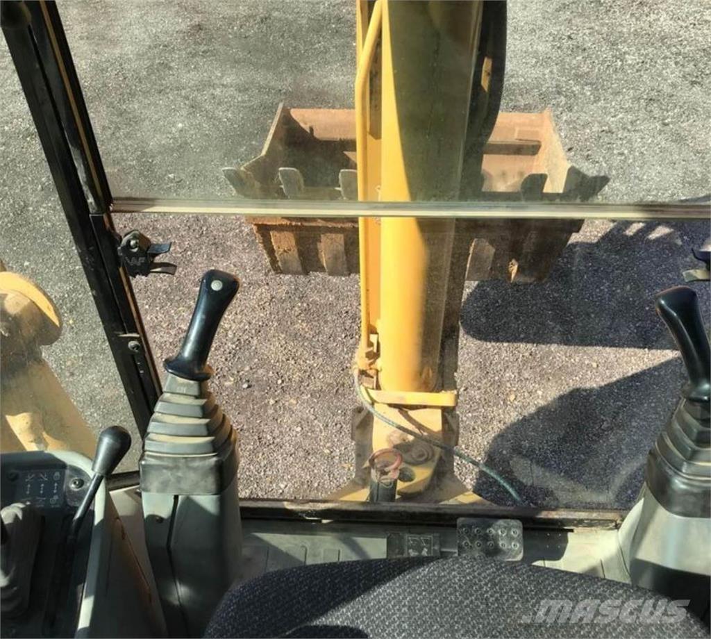 CAT 420D IT Rovokopači