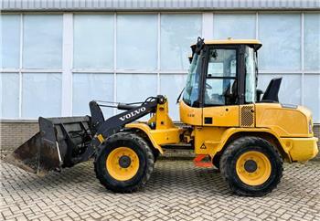 Volvo L 30 G *2018* ONLY *2437 HOURS *   *CE*