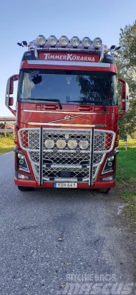 Volvo FH16 650HK Nybesiktad Kamioni za drva Šticari