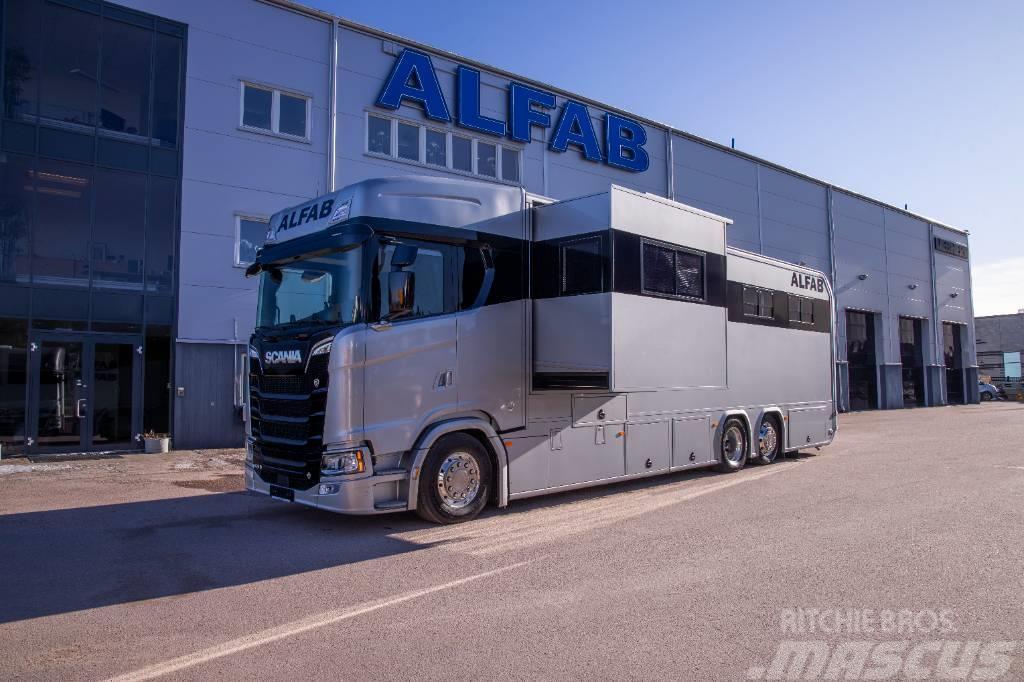 Scania V8 Hästlastbil med uppskjut och utskjut ALFAB Limi Kamioni za prevoz životinja