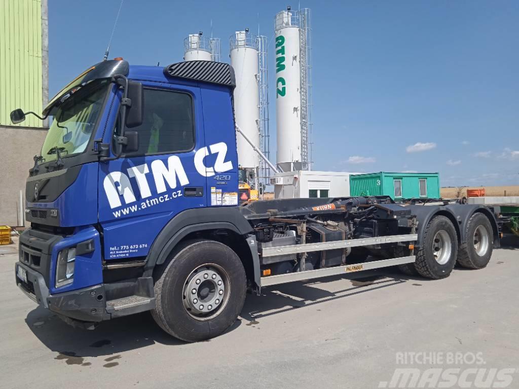 Volvo FM 420 Rol kiper kamioni sa kukom za podizanje tereta