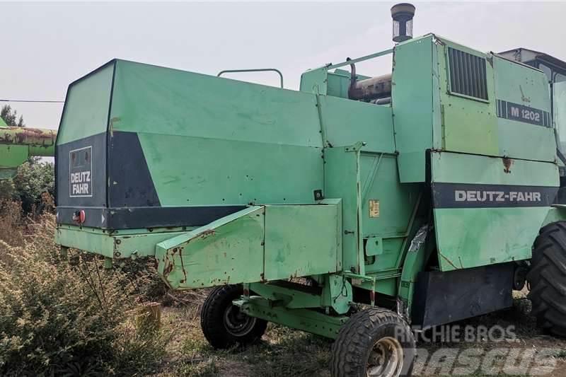 Deutz -Fahr M1202 Combine Harvester Traktori