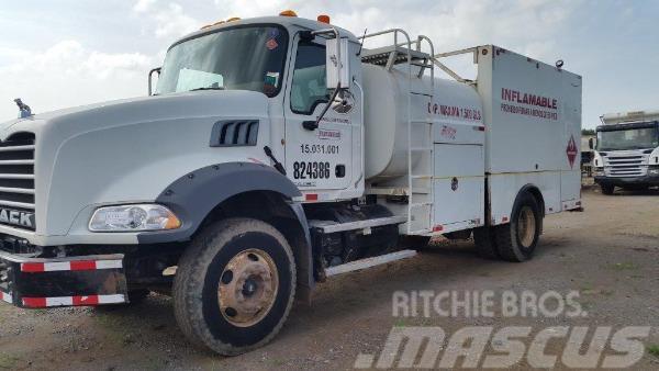 Mack Lube truck GU813E Kamioni cisterne