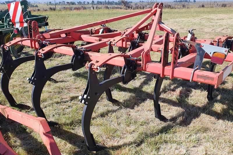 Quivogne S.A.S. 9 tooth Chisel plough Ostali kamioni
