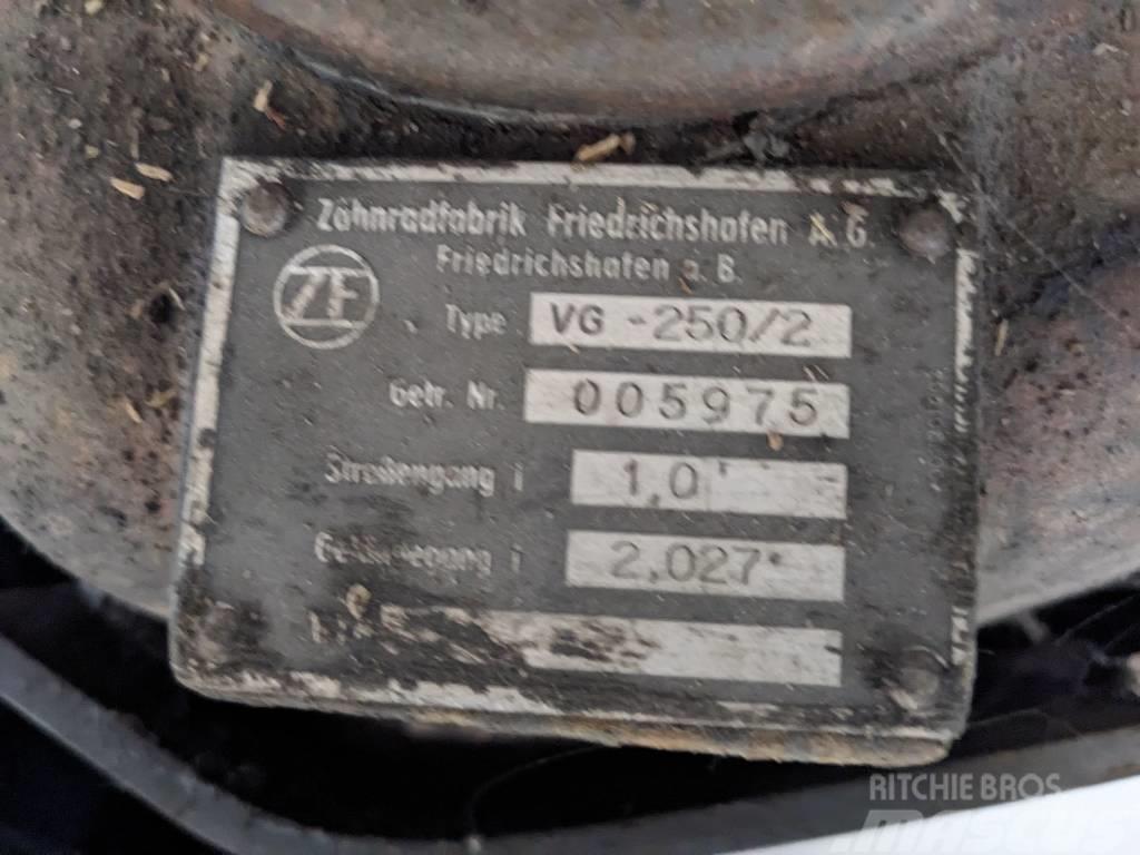 ZF Verteilergetriebe VG-250/2 Menjači