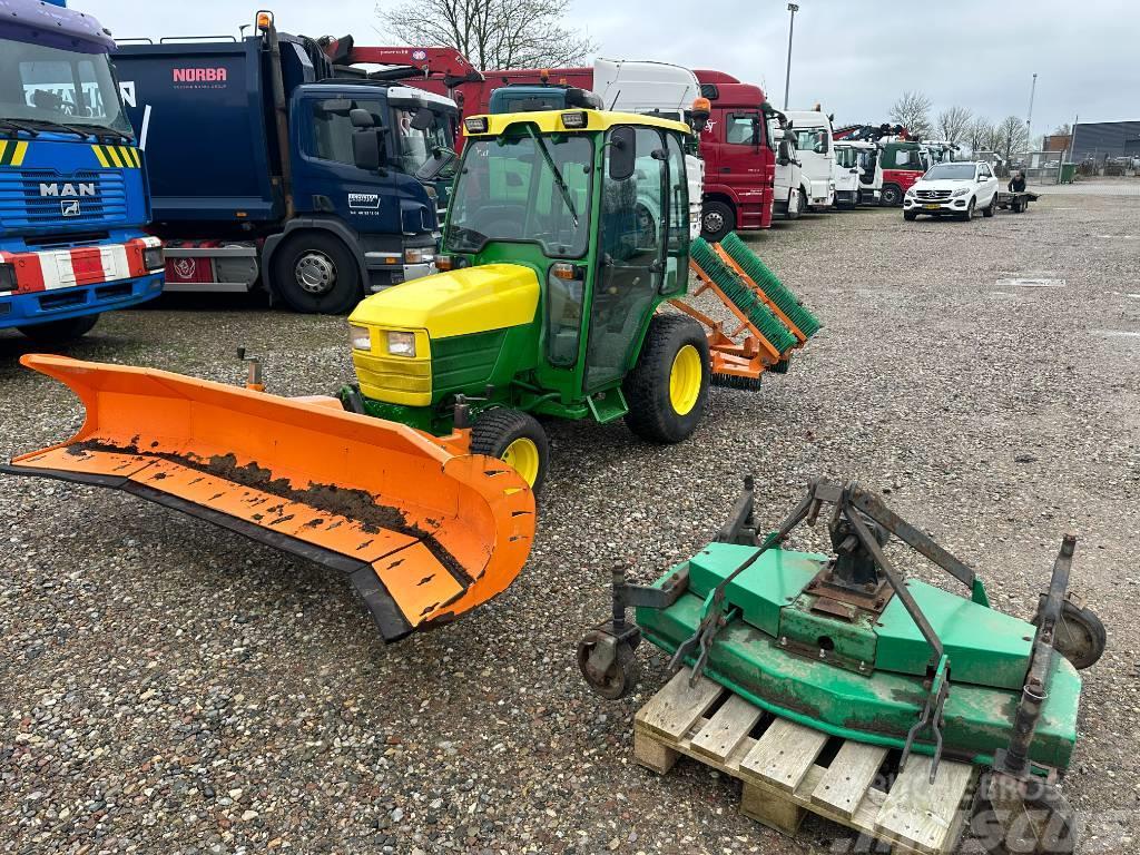 John Deere 2720 with equipment Manji traktori