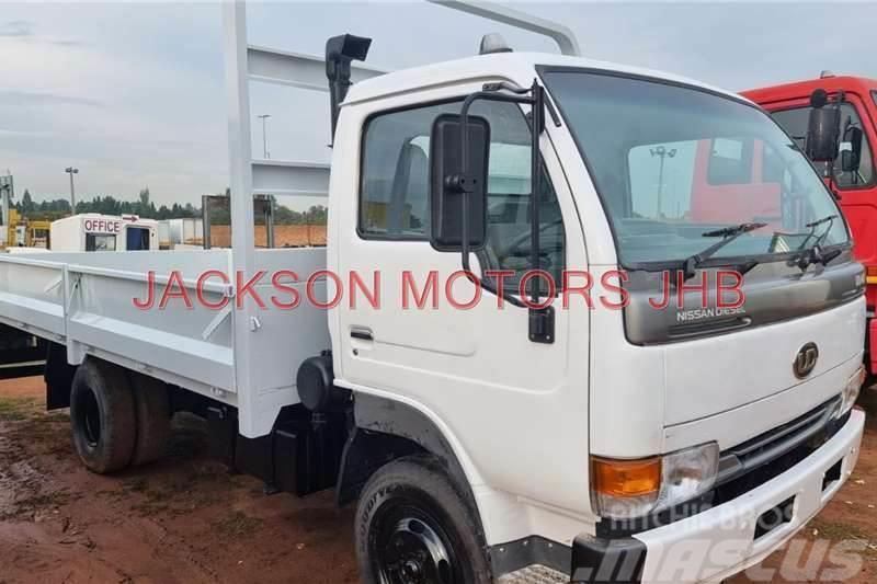 Nissan UD40, FITTED WITH DROPSIDE BODY Ostali kamioni