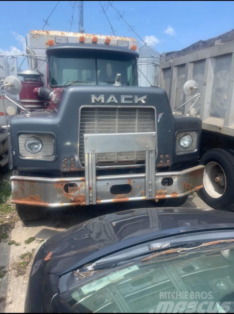 Mack Truck Kiperi kamioni